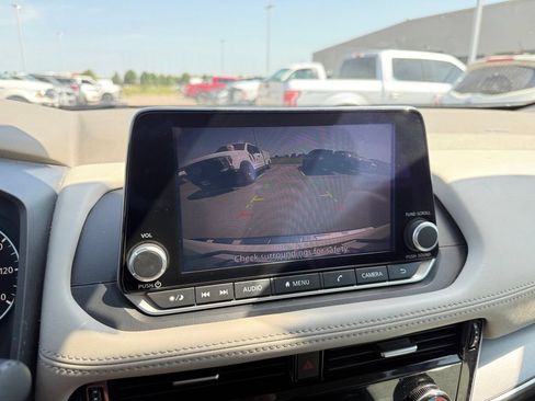 Used 2023 Nissan Rogue SV FWD image 25