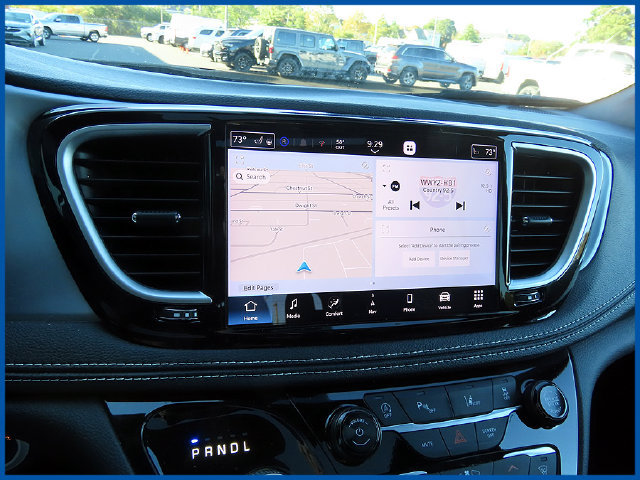 Used 2026 Chrysler Pacifica Limited w/ S Appearance Package FWD image 20