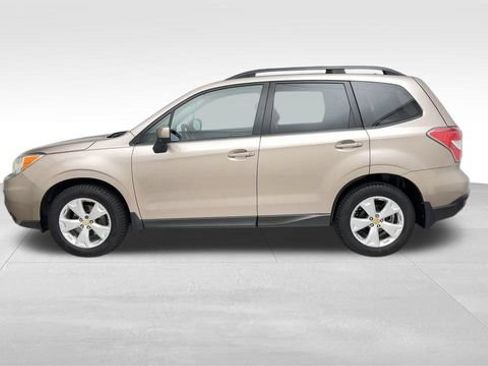 Used 2015 Subaru Forester 2.5i Premium AWD/4WD image 5