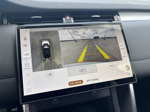 Used 2025 Land Rover Discovery Sport Dynamic SE image 26