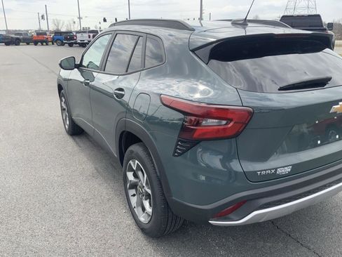 Used 2025 Chevrolet Trax LT image 15