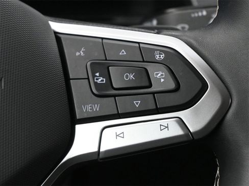 Used 2024 Volkswagen Atlas Cross Sport SE image 7