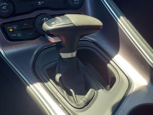 Used 2016 Dodge Challenger SXT image 34