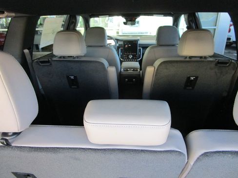 New 2026 GMC Acadia Elevation w/ Elevation Premium Package image 13