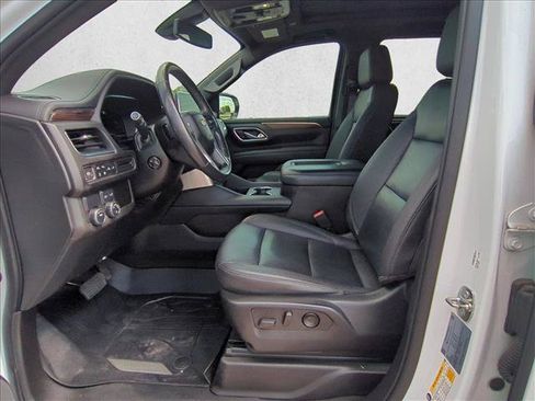 Used 2022 Chevrolet Tahoe LT w/ Luxury Package RWD image 17