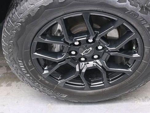 Used 2023 Chevrolet Colorado Trail Boss w/ LPO, Dark Essentials Package AWD/4WD image 29