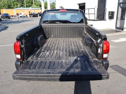 Used 2022 Toyota Tacoma SR RWD image 12