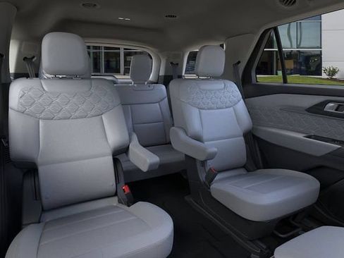 New 2026 Ford Explorer Platinum w/ LUX Leather Package AWD/4WD image 11