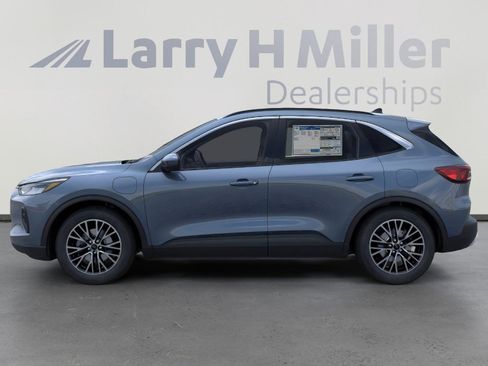 New 2026 Ford Escape PHEV image 3