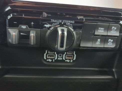 Used 2024 RAM 1500 Laramie image 27