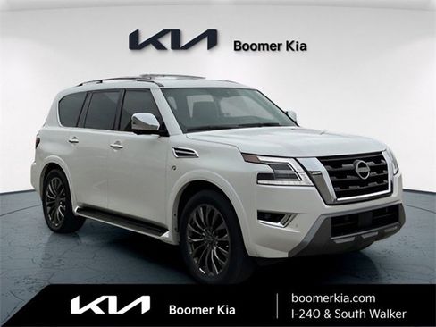 Used 2022 Nissan Armada Platinum image 3