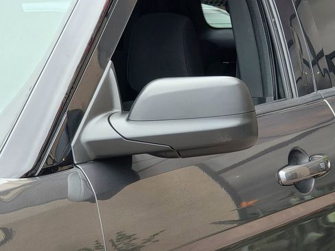 Used 2019 Ford Explorer XLT image 10