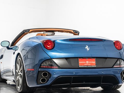 Used 2010 Ferrari California image 7