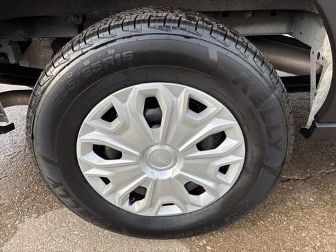 Used 2023 Ford Transit 350 XLT image 7