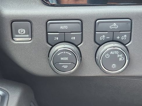 Used 2024 Chevrolet Silverado 1500 LT AWD/4WD image 19