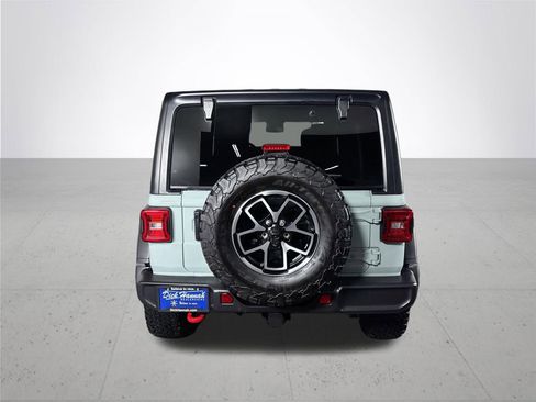 Used 2024 Jeep Wrangler Unlimited Rubicon w/ Convenience Group AWD/4WD image 7