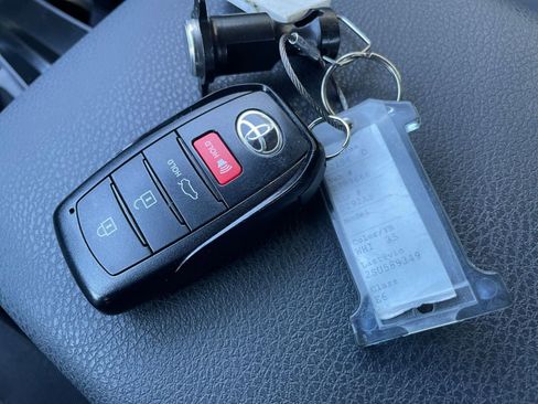 Used 2025 Toyota Camry LE image 22