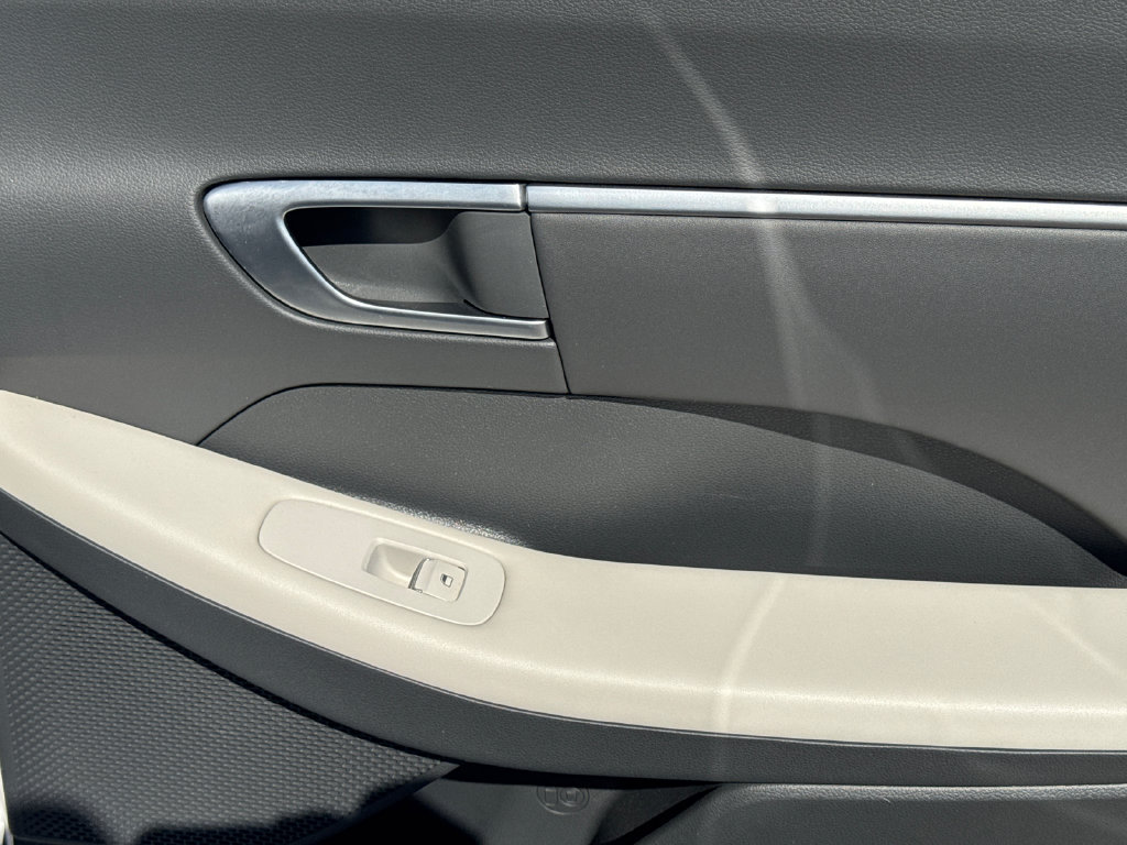 Certified 2025 Hyundai Sonata SEL FWD image 11