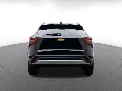 Used 2025 Chevrolet Trax LT w/ LT Convenience Package FWD image 7