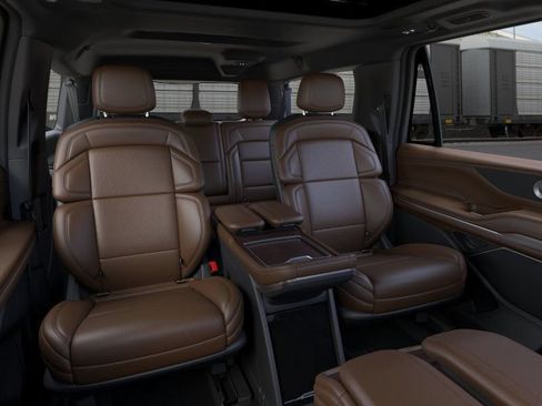 New 2026 Lincoln Navigator L Reserve AWD/4WD image 11