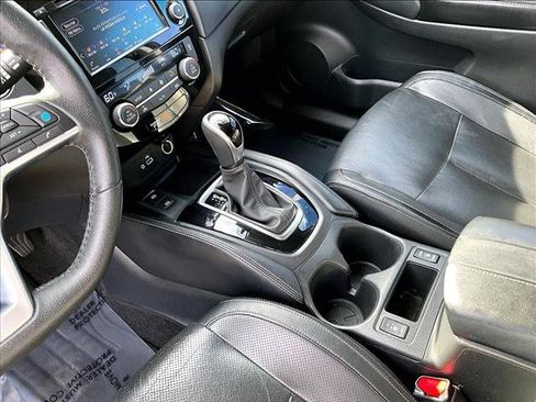 Used 2019 Nissan Rogue SL w/ Premium Package FWD image 15