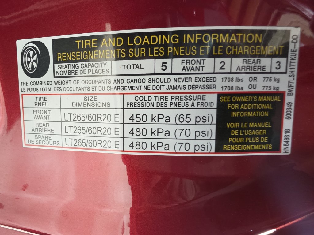 Used 2017 Nissan Titan SV AWD/4WD image 13