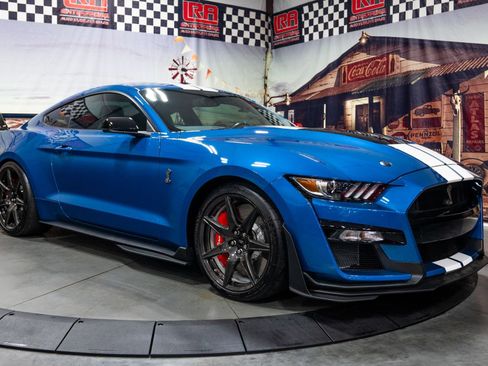 Used 2020 Ford Mustang Shelby GT500 w/ Carbon Fiber Track Pack RWD image 1