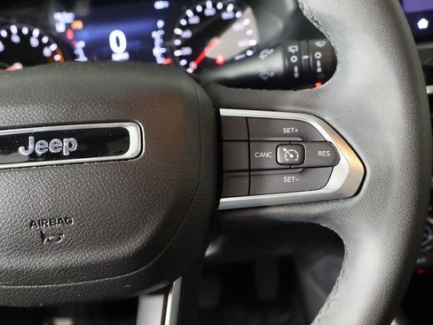 Used 2022 Jeep Compass Altitude w/ Sun and Sound Group image 41