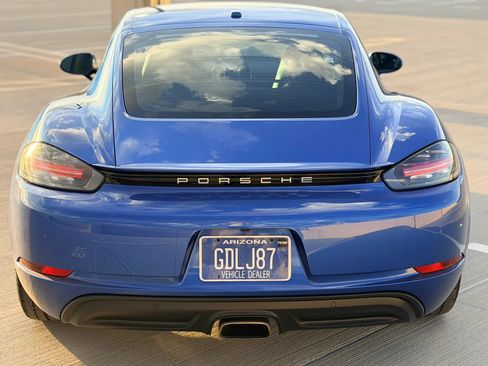 Used 2017 Porsche 718 Cayman RWD image 6