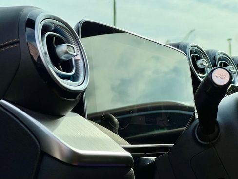 Certified 2026 Mercedes-Benz GLC 300 4MATIC image 19