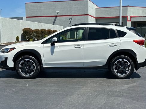 Used 2023 Subaru Crosstrek 2.0i Premium w/ Popular Package #2 AWD/4WD image 9