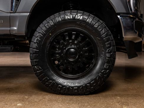 Used 2025 Ford F350 Lariat image 12