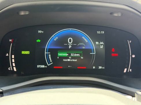 Used 2025 Toyota Camry SE AWD/4WD image 11