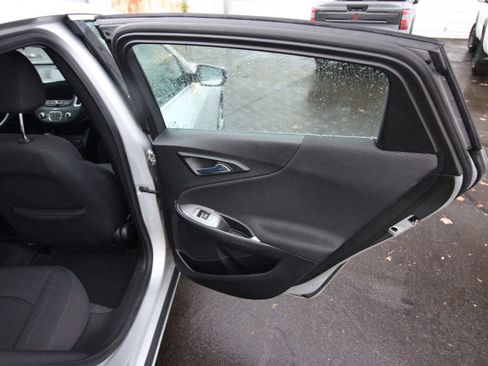 Used 2022 Chevrolet Malibu LT FWD image 18