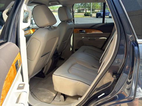Used 2013 Lincoln MKX FWD image 10