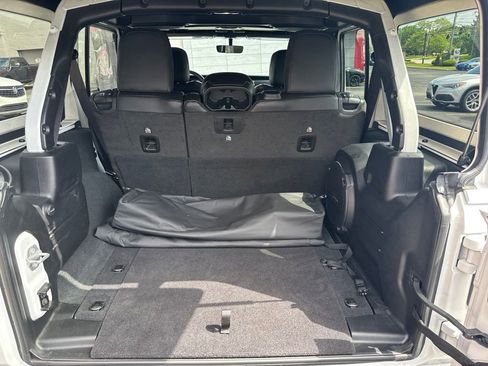 Used 2023 Jeep Wrangler Unlimited Sahara AWD/4WD image 58