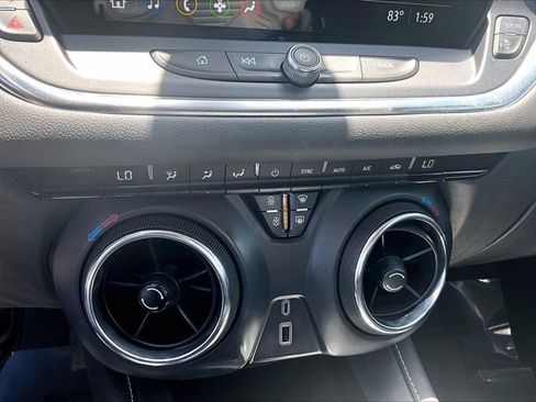 Used 2023 Chevrolet Blazer LT FWD image 23
