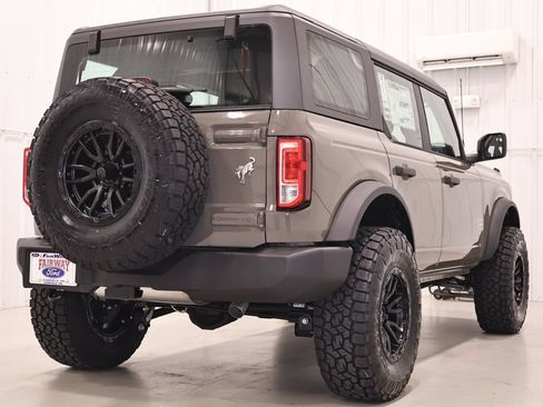 New 2026 Ford Bronco 4-Door AWD/4WD image 9