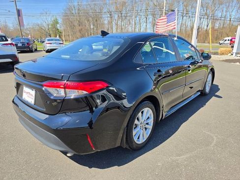 Used 2024 Toyota Corolla LE w/ LE Convenience Package image 7