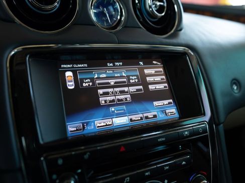 Used 2012 Jaguar XJ L RWD image 24
