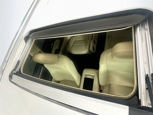Used 2019 Toyota Highlander Limited FWD image 21