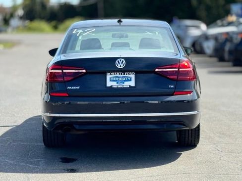 Used 2018 Volkswagen Passat 2.0T R-Line FWD image 9