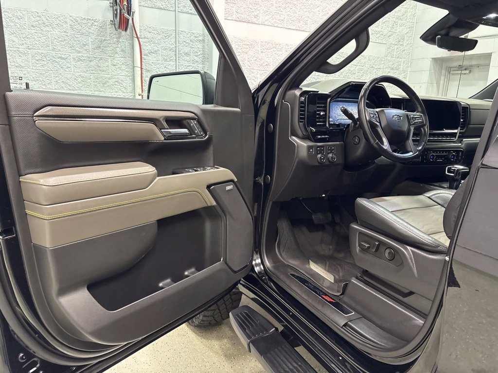 Used 2023 Chevrolet Silverado 1500 ZR2 w/ Technology Package AWD/4WD image 17