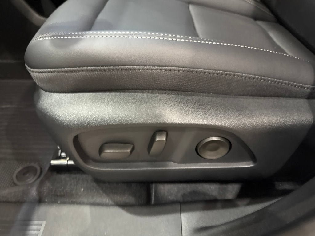 New 2027 GMC Terrain Elevation w/ Elevation Premium Package AWD/4WD image 25