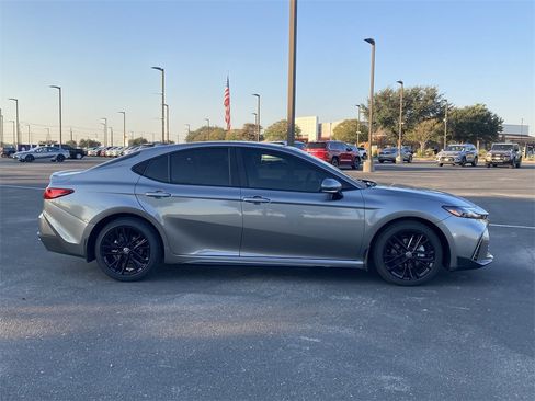 New 2026 Toyota Camry Hybrid image 4