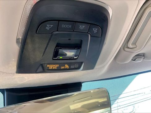 Used 2025 Toyota Corolla LE image 32