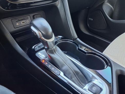 Used 2020 Buick Encore GX Essence w/ Experience Buick Package image 29