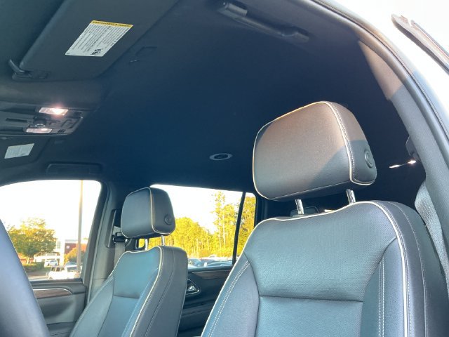 Used 2023 Chevrolet Suburban Premier RWD image 23