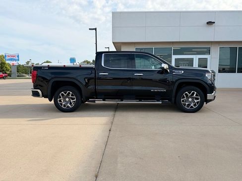Used 2024 GMC Sierra 1500 SLT w/ SLT Premium Plus Package AWD/4WD image 3