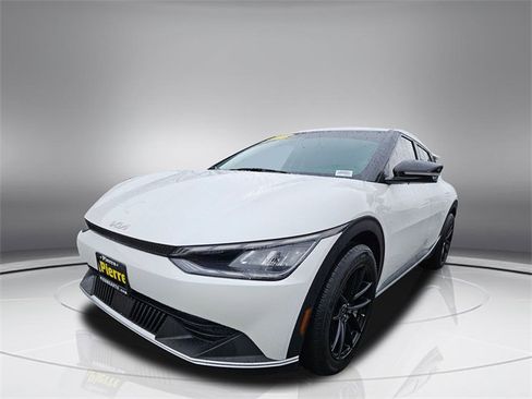 Used 2024 Kia EV6 Light image 1